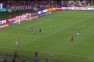 敢打敢进！弗拉门戈球员这叫世界波打得门将措手不及